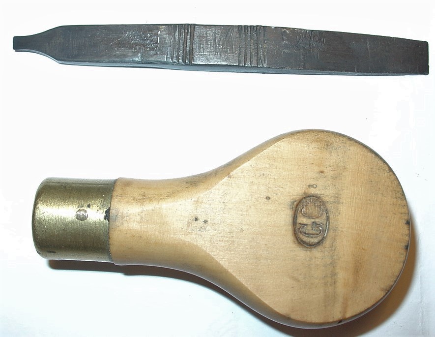 Cacciavite Bipunta marcato di qualità Extra, manico in legno di Bosso 40 €.